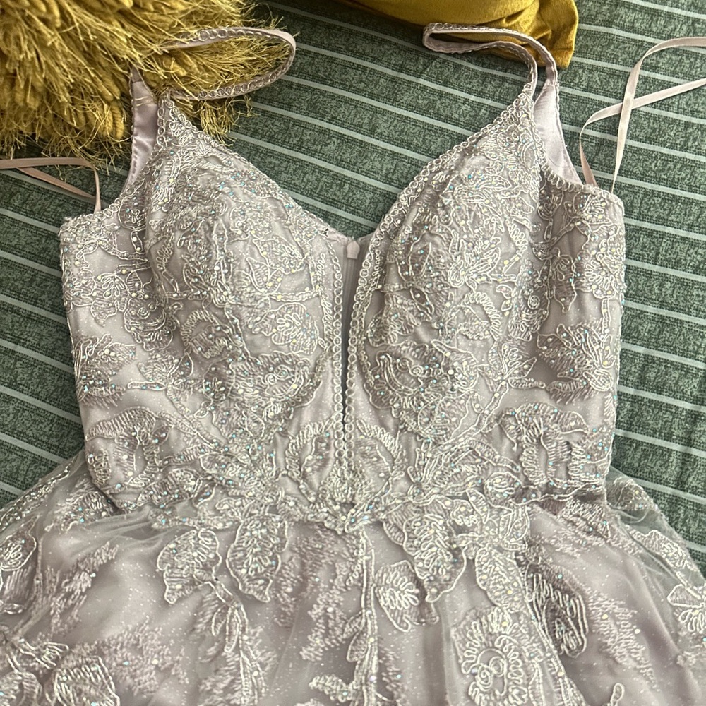 Gown - Picture 3 of 10